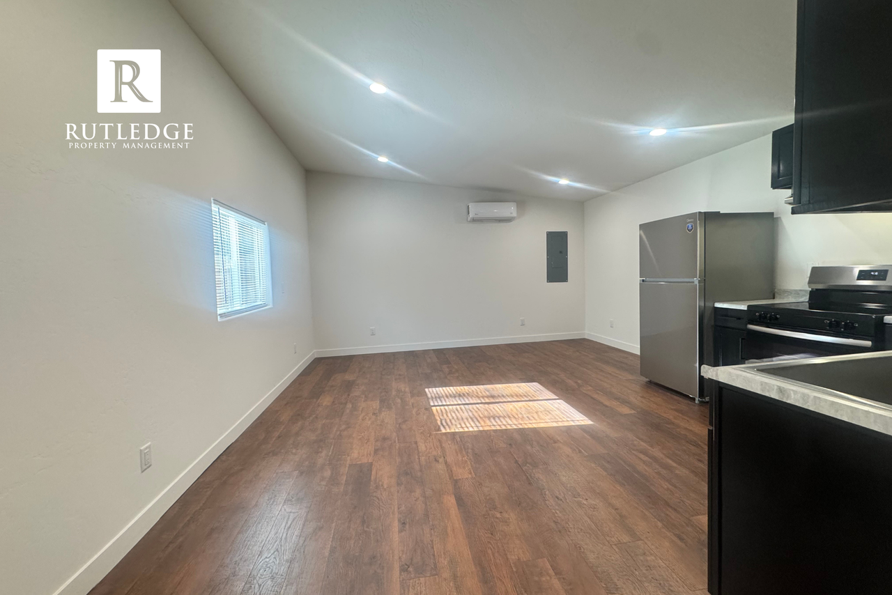 747 Dakota Ave - Photo 3 of 11