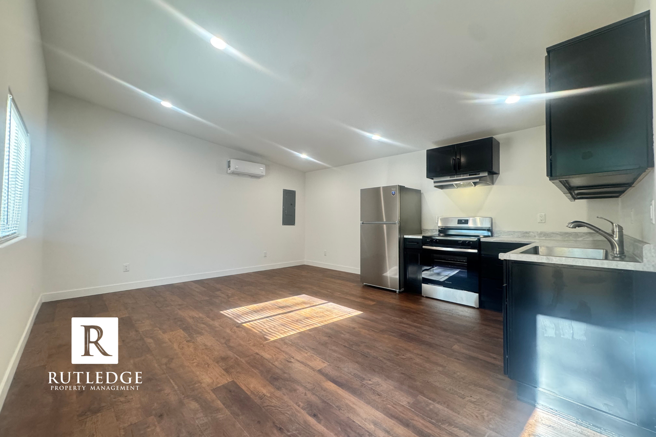 747 Dakota Ave - Photo 4 of 11