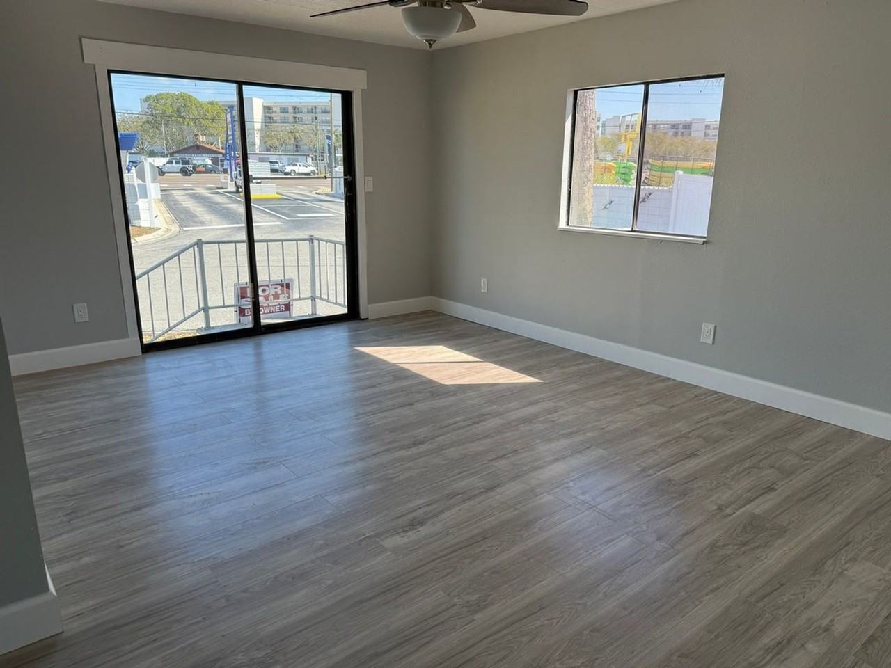 1375 Pasadena Ave S - Photo 4 of 14