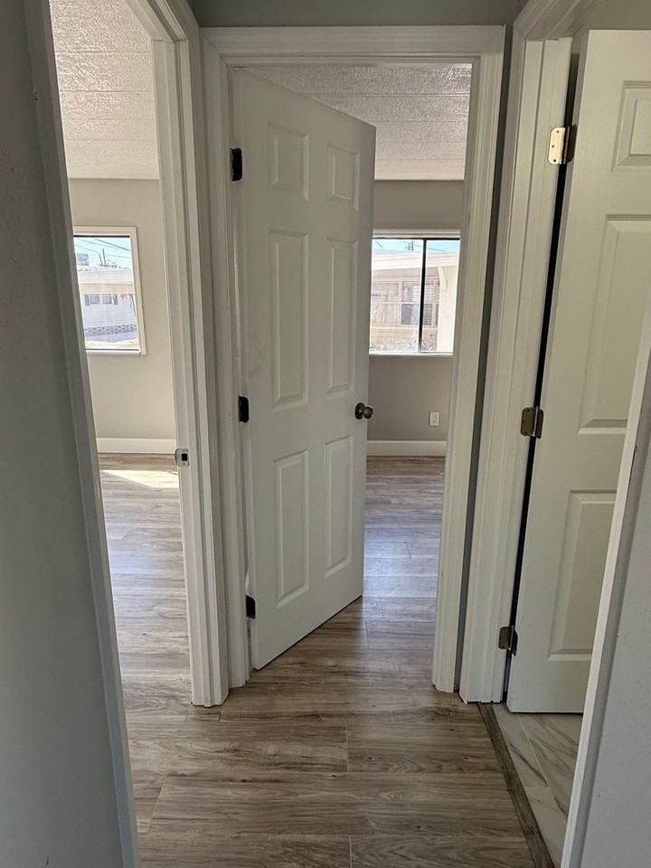 1375 Pasadena Ave S - Photo 6 of 14