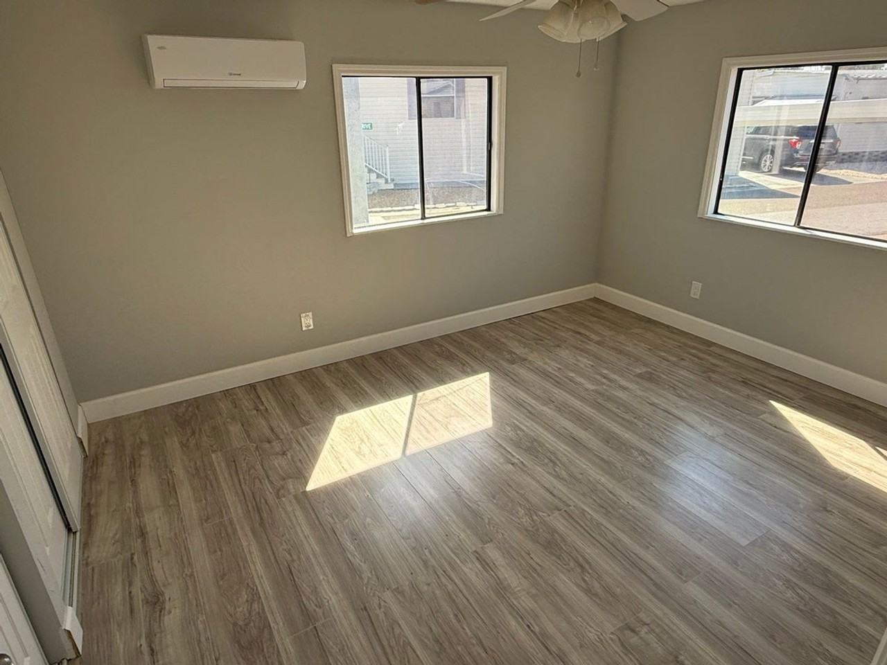 1375 Pasadena Ave S - Photo 7 of 14