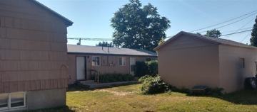 featured image of 122 E Hazel St