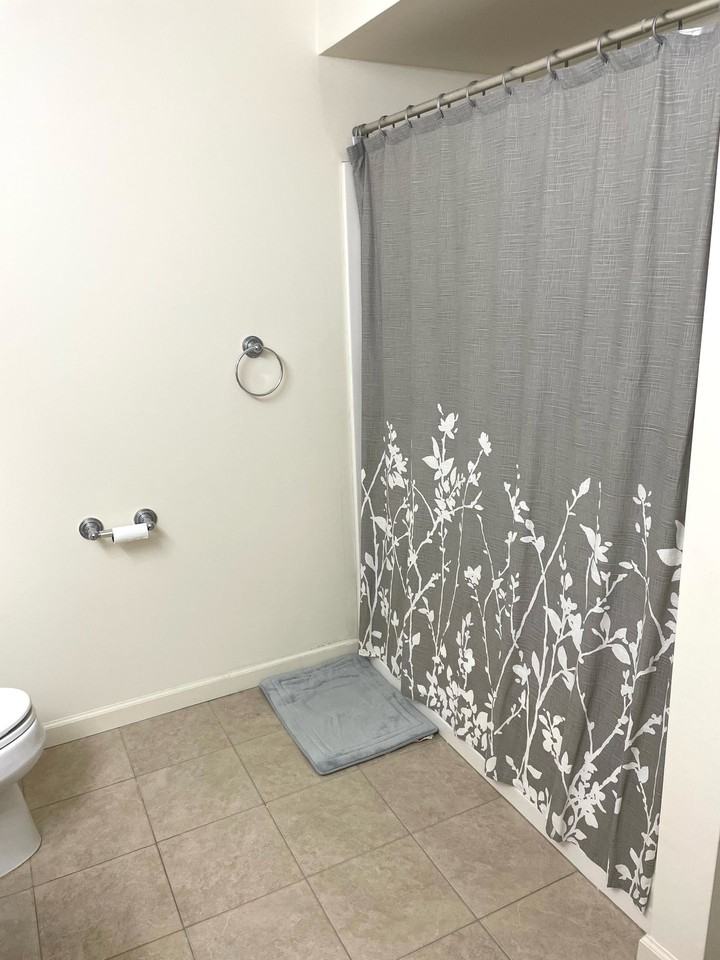 FIELDSTONE MANOR, LLC - Photo 4 of 10