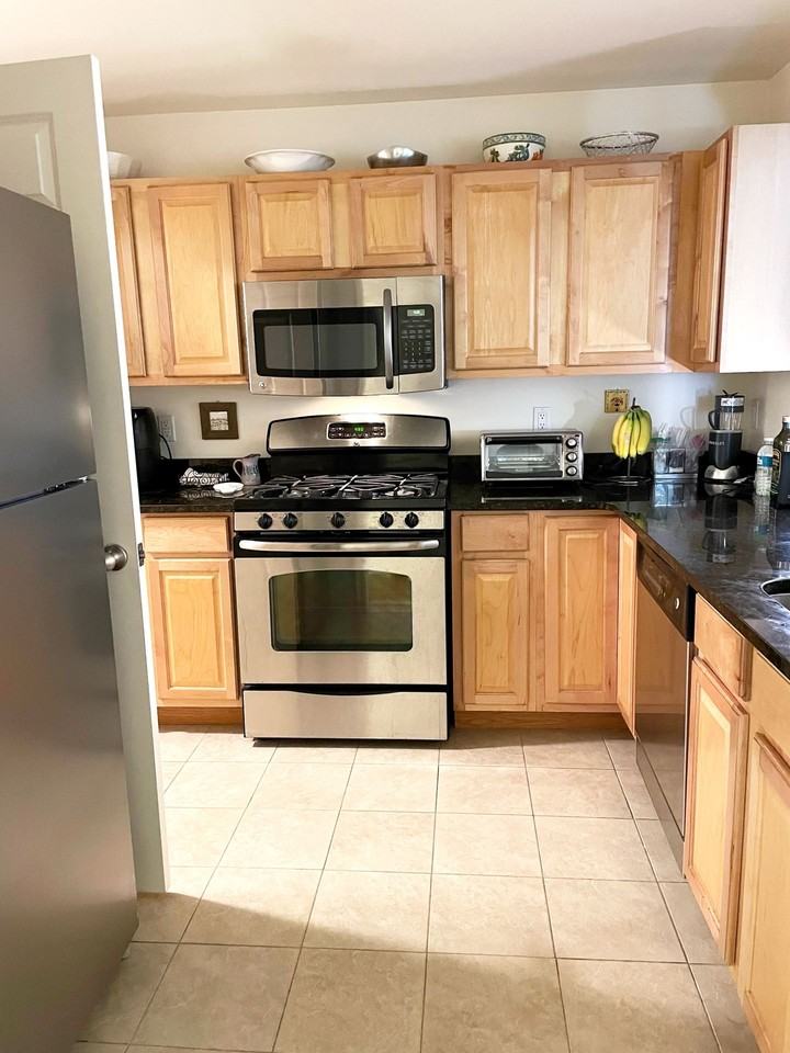 FIELDSTONE MANOR, LLC - Photo 5 of 10