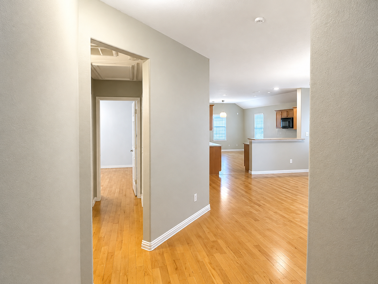 2119 Hawthorne Brook Ln - Photo 2 of 18