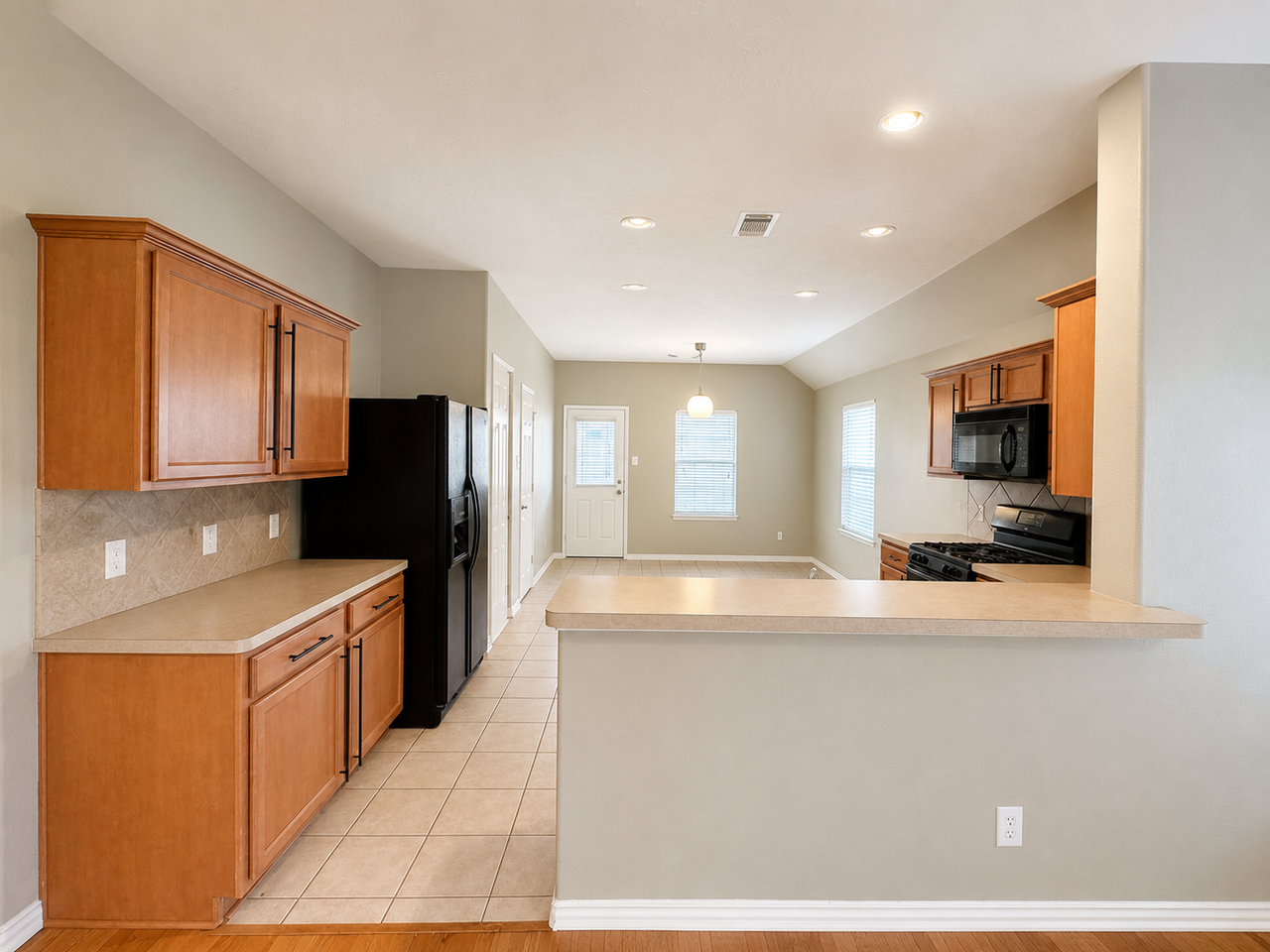 2119 Hawthorne Brook Ln - Photo 4 of 18