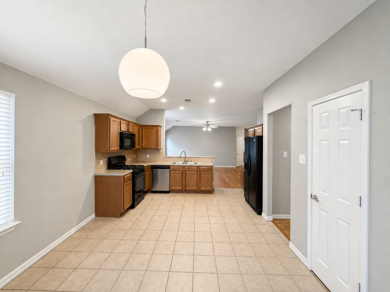 2119 Hawthorne Brook Ln - Photo 7 of 18