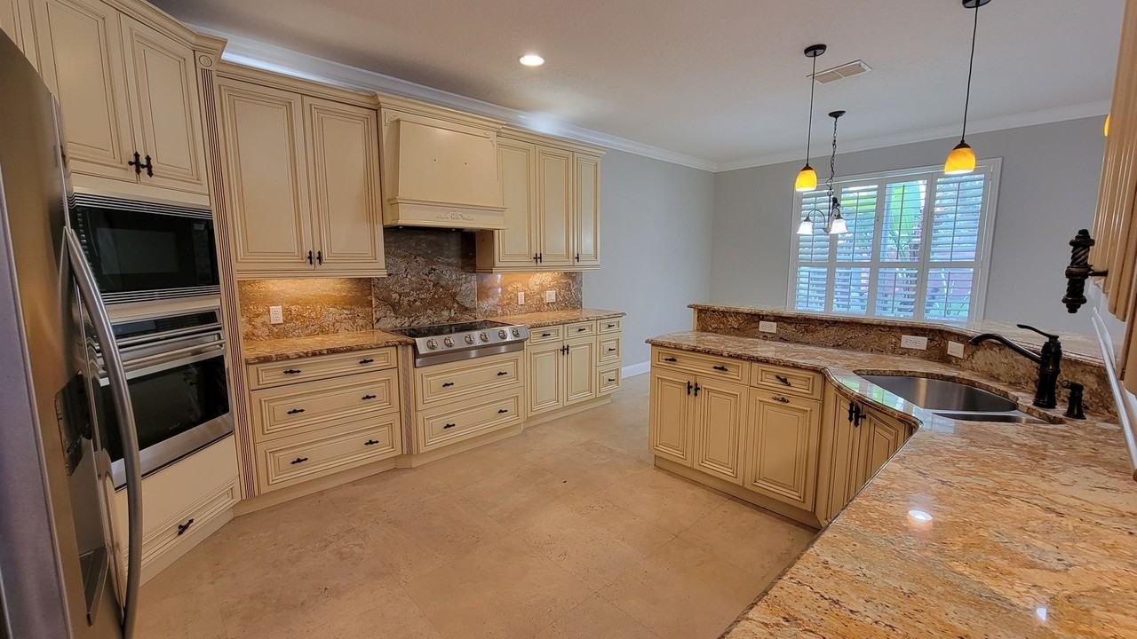 9928 Chardonnay Dr - Photo 5 of 28