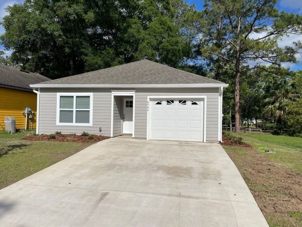 6542 Nw 109th Pl - Photo 2 of 23