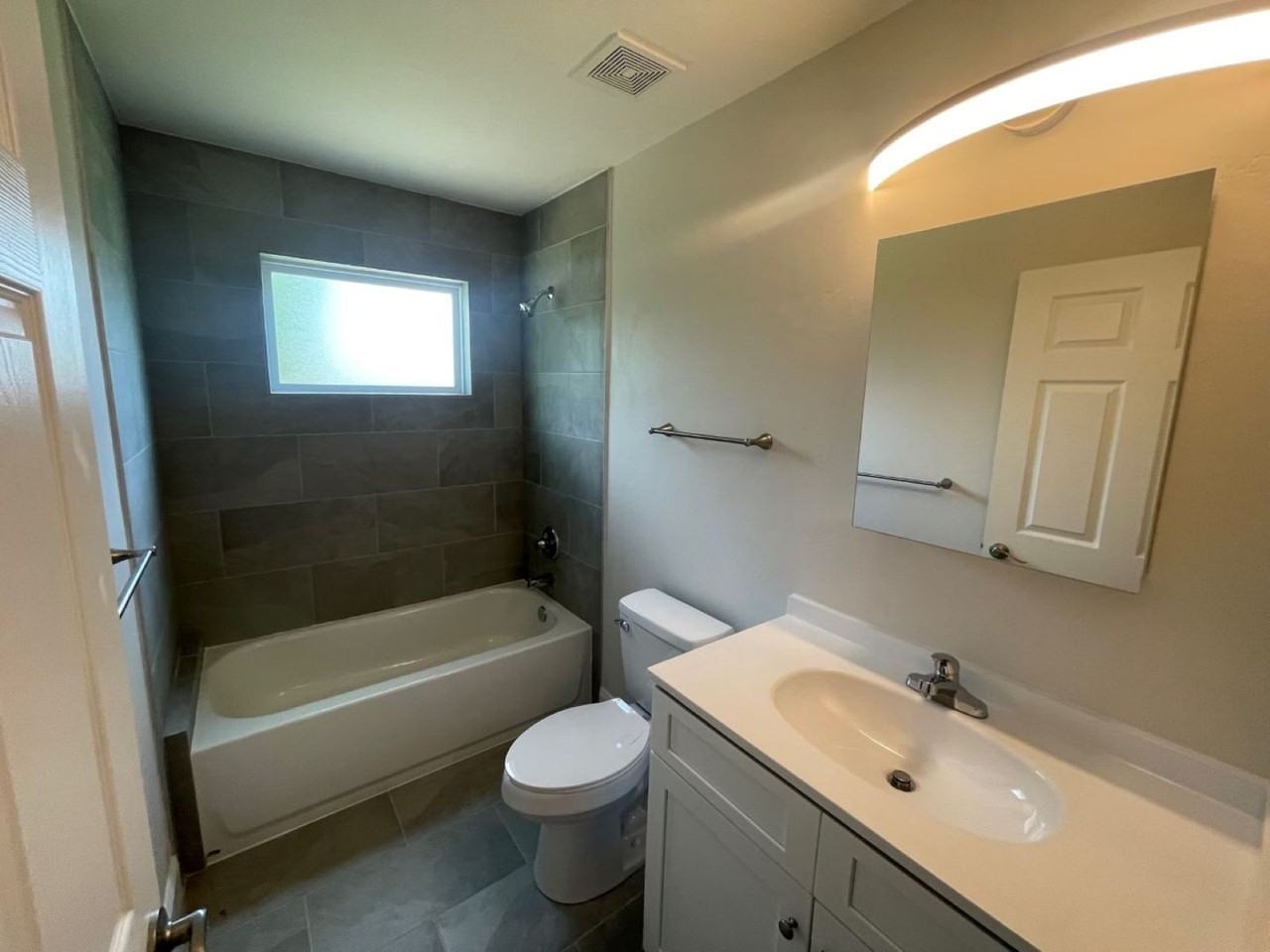 6542 Nw 109th Pl - Photo 5 of 23