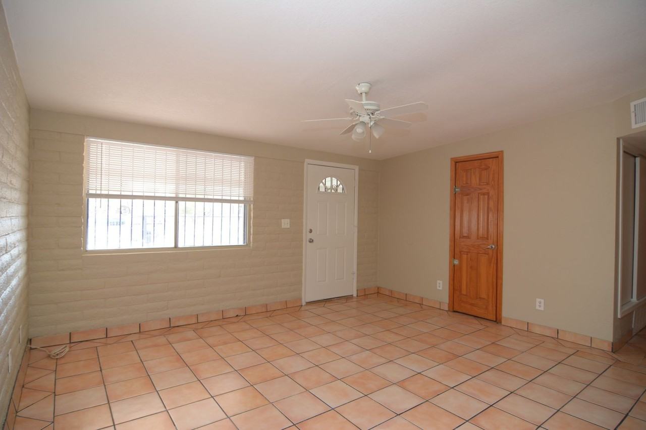 3464 S Belmar Ave - Photo 3 of 15