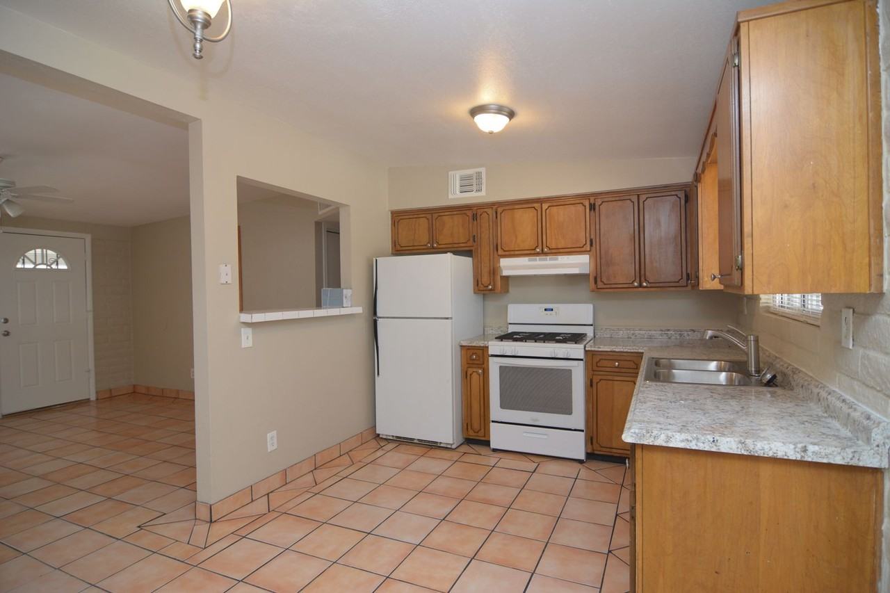 3464 S Belmar Ave - Photo 5 of 15