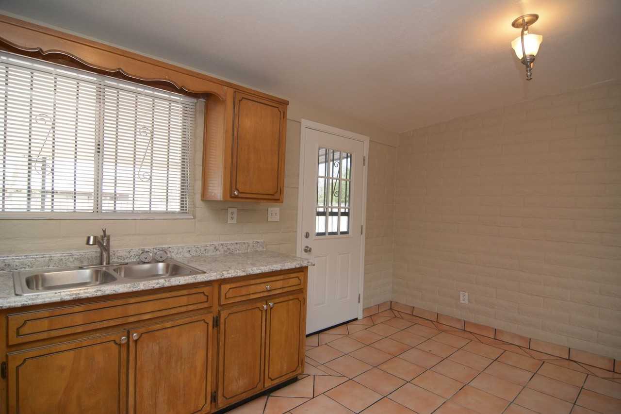 3464 S Belmar Ave - Photo 6 of 15