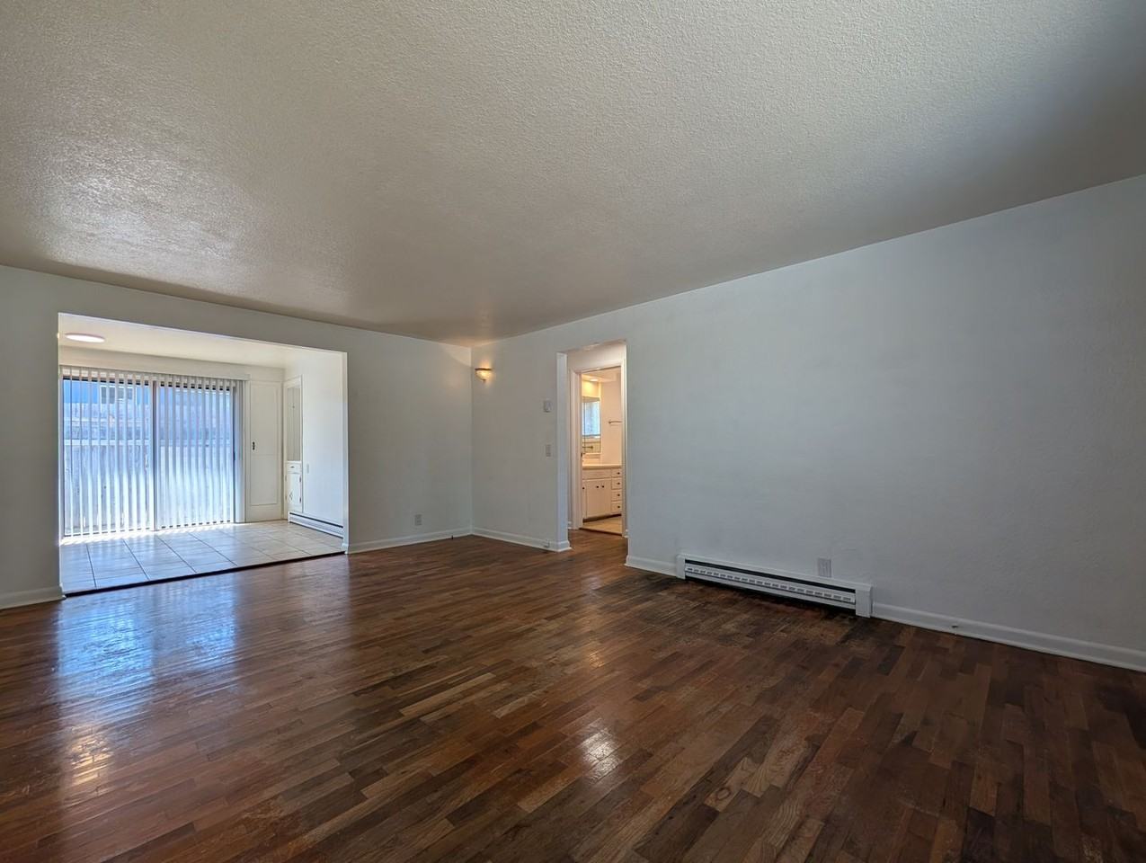 690 E 39th Ave - Photo 6 of 20