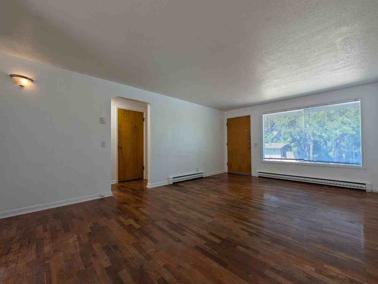 690 E 39th Ave - Photo 7 of 20
