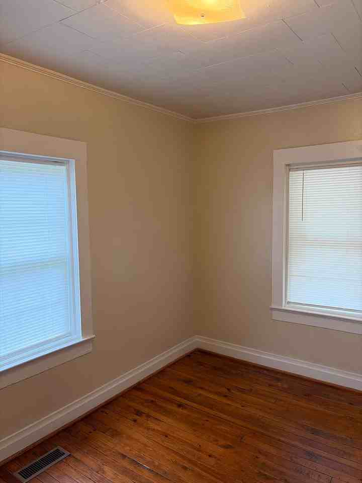 348 Dixie Broadway - Photo 3 of 10