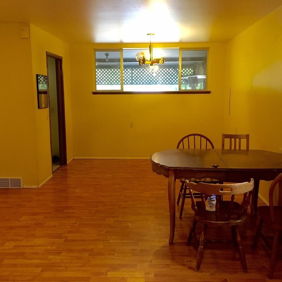4728 4th Ave Ne - Photo 3 of 25