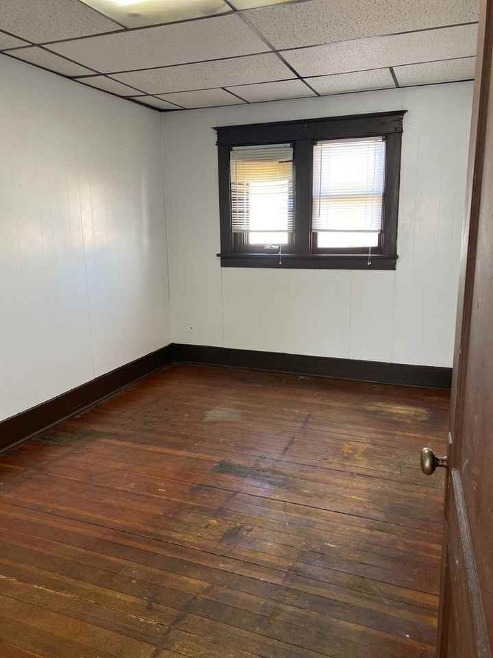 208 1st St - Photo 3 of 11
