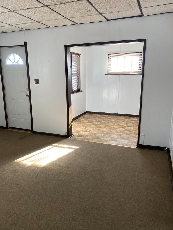 208 1st St - Photo 5 of 11