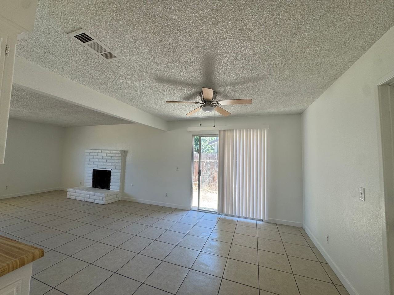 205 Ashlan Way - Photo 3 of 18