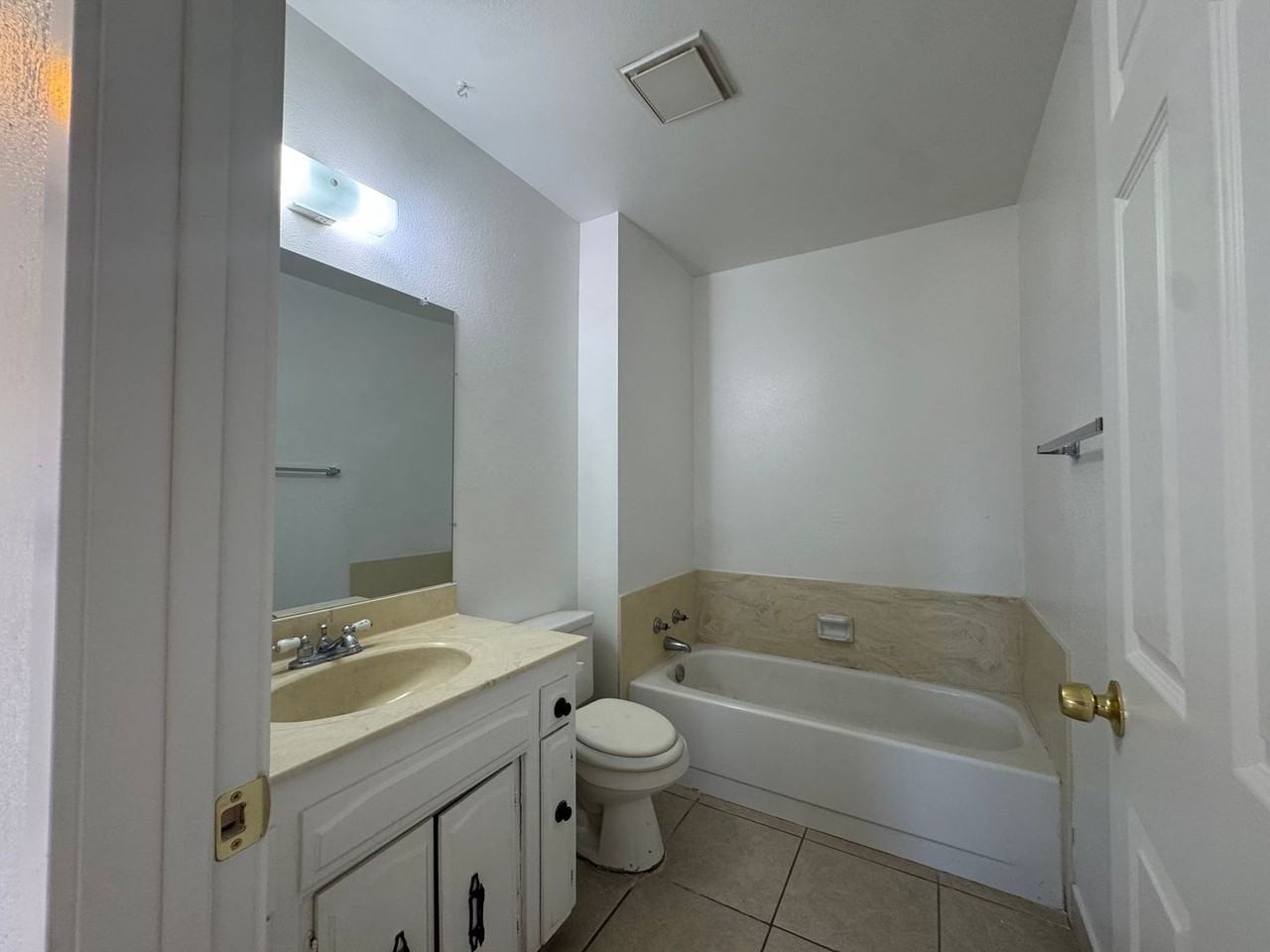 205 Ashlan Way - Photo 7 of 18