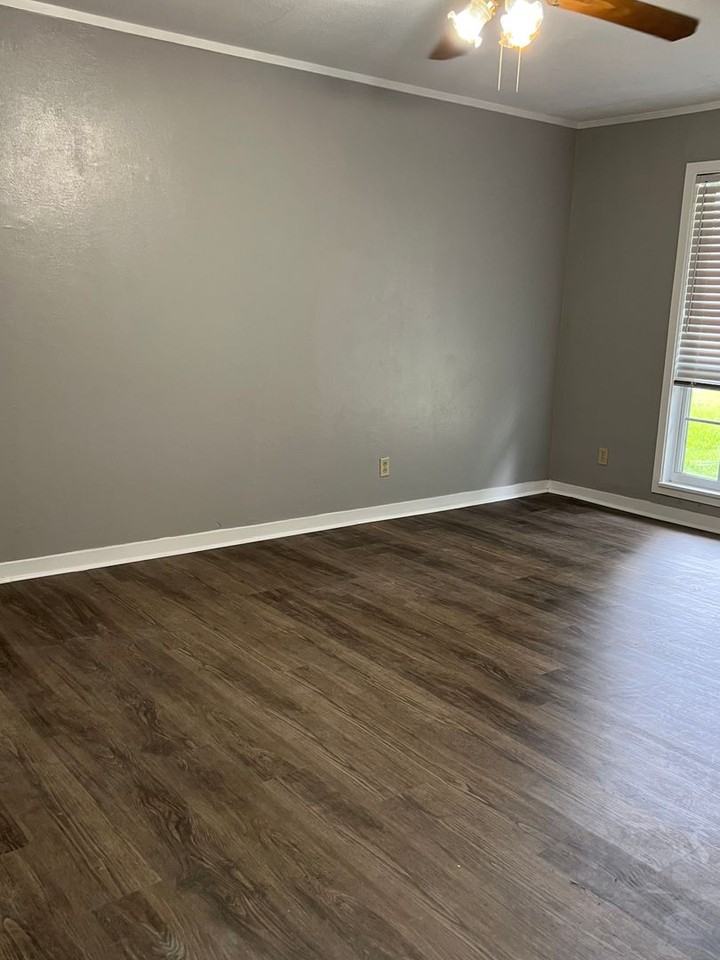 818 Willow Dr - Photo 2 of 14