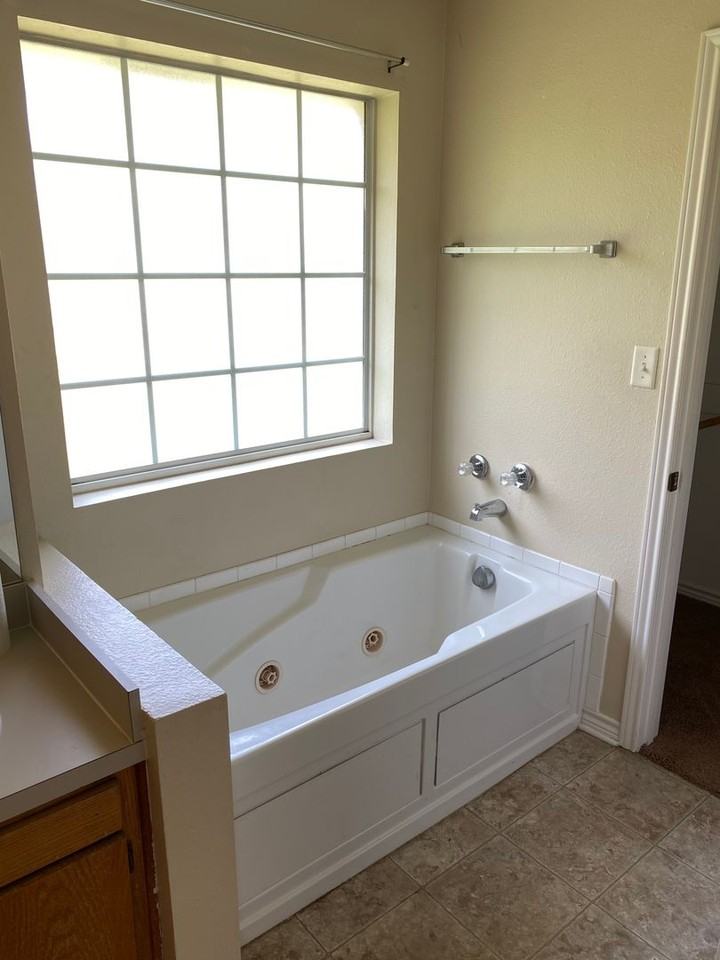 3908 Onaway Trl - Photo 7 of 18