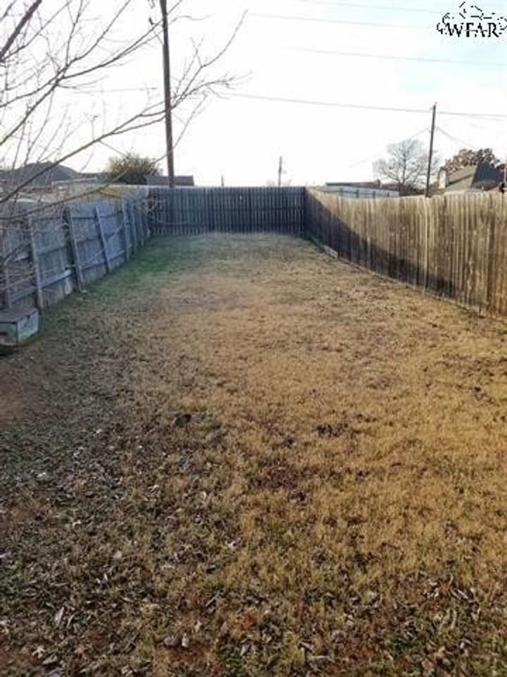 5307 Northview Dr - Photo 5 of 13