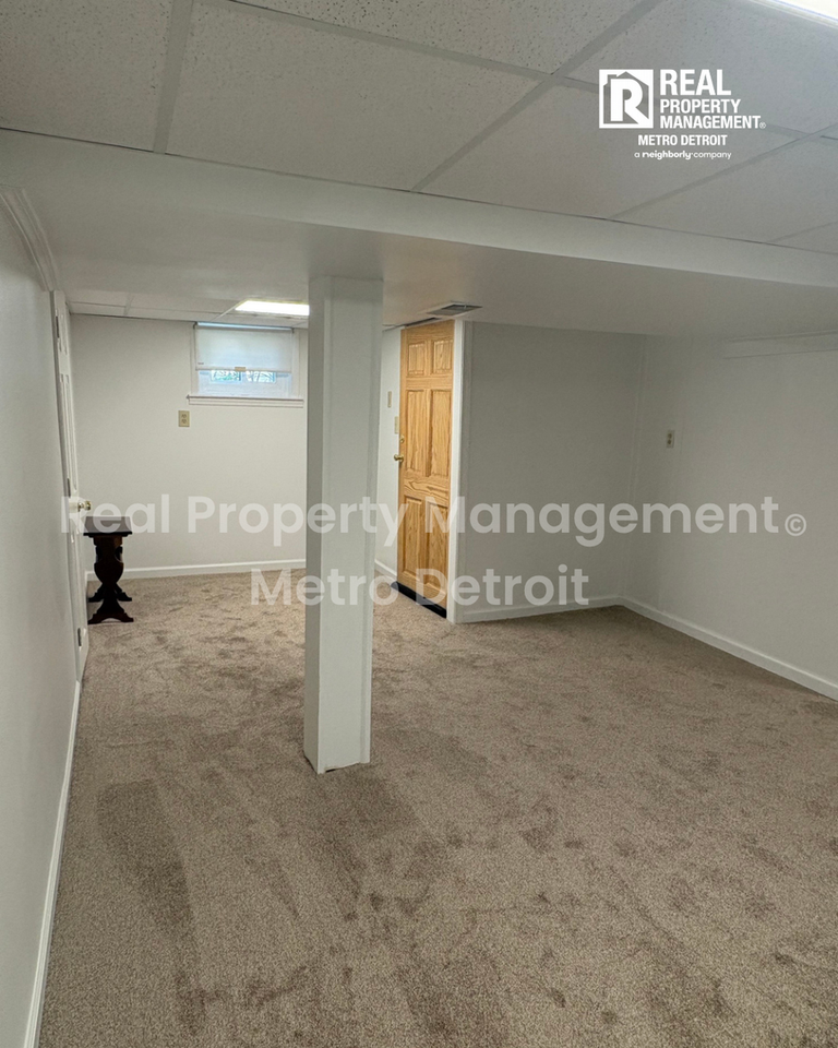 55 1/2 Kensington Blvd - Photo 5 of 14