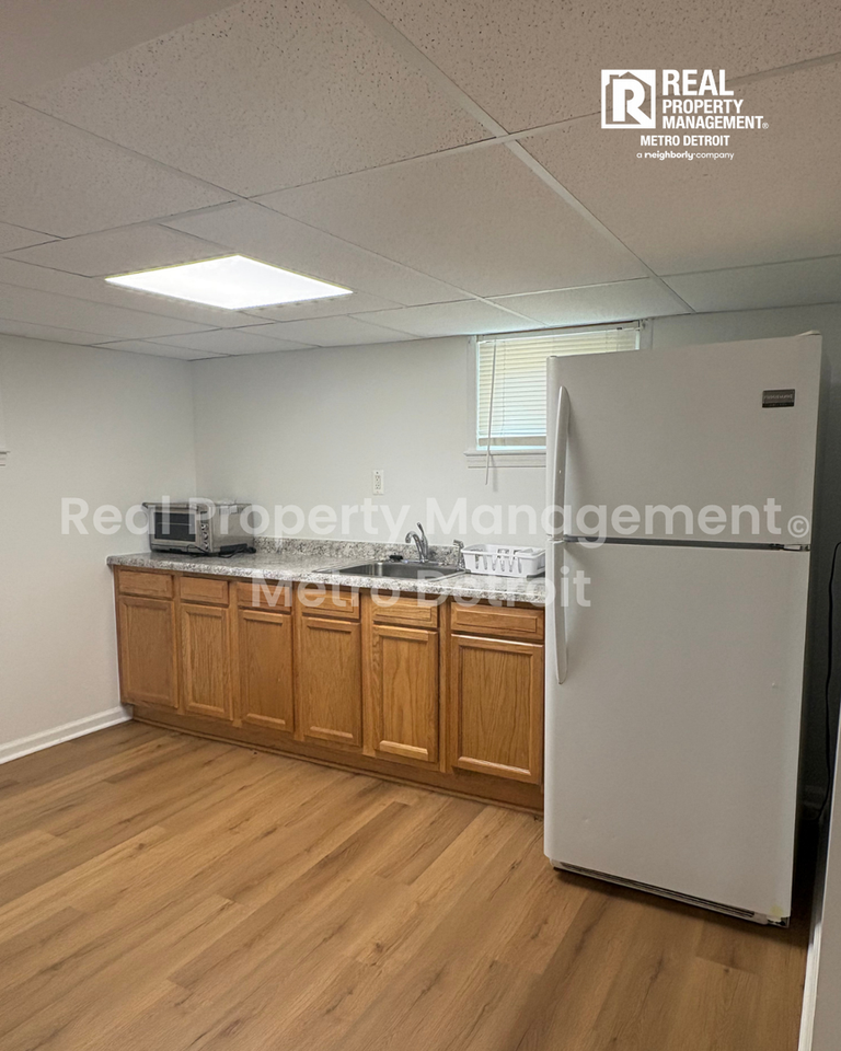 55 1/2 Kensington Blvd - Photo 7 of 14