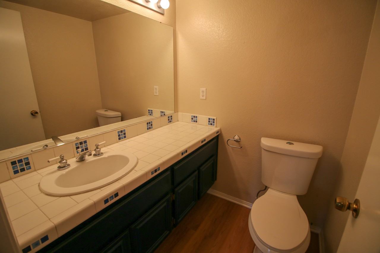 17716 Streamside Ln - Photo 3 of 20