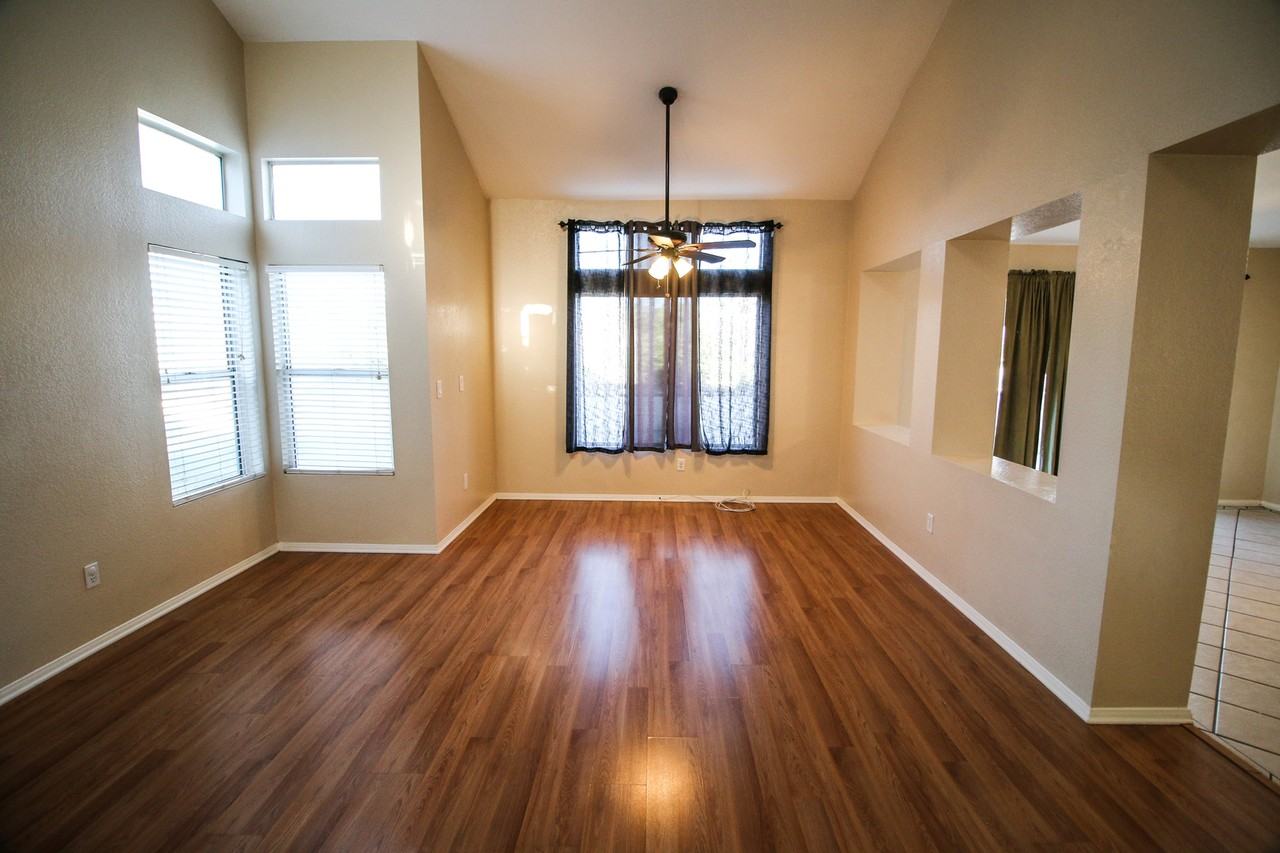 17716 Streamside Ln - Photo 4 of 20