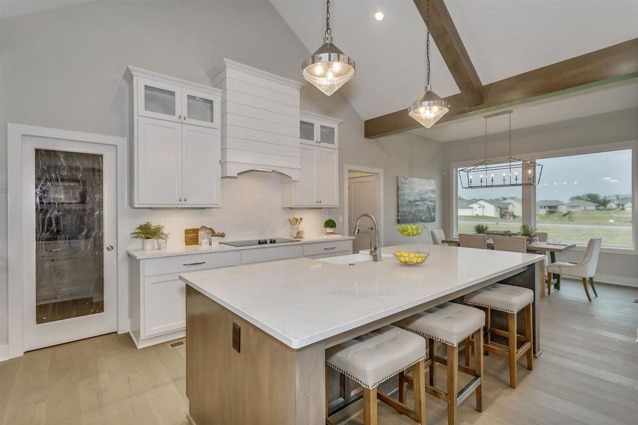2418 N Bluestone St - Photo 6 of 19