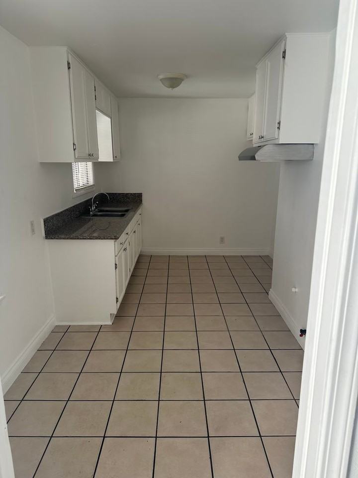 6808-6812 MAIN STREET - Photo 7 of 42