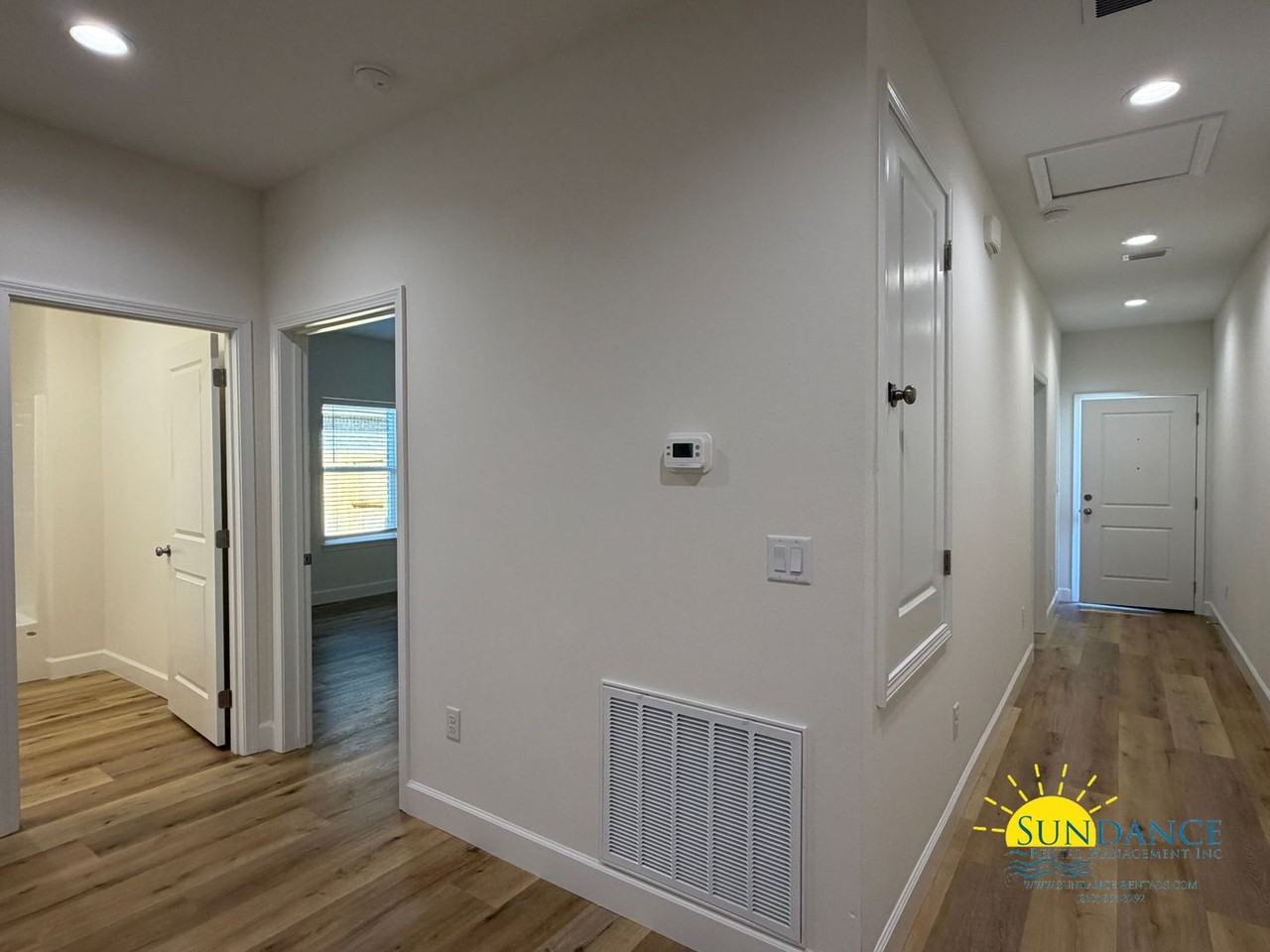 688 Reeves Dr #B - Photo 6 of 16