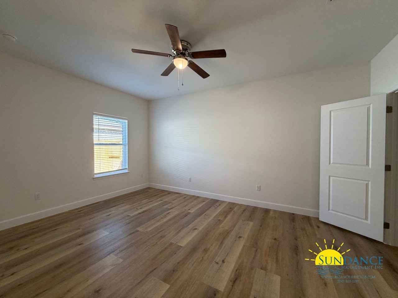 688 Reeves Dr #B - Photo 7 of 16