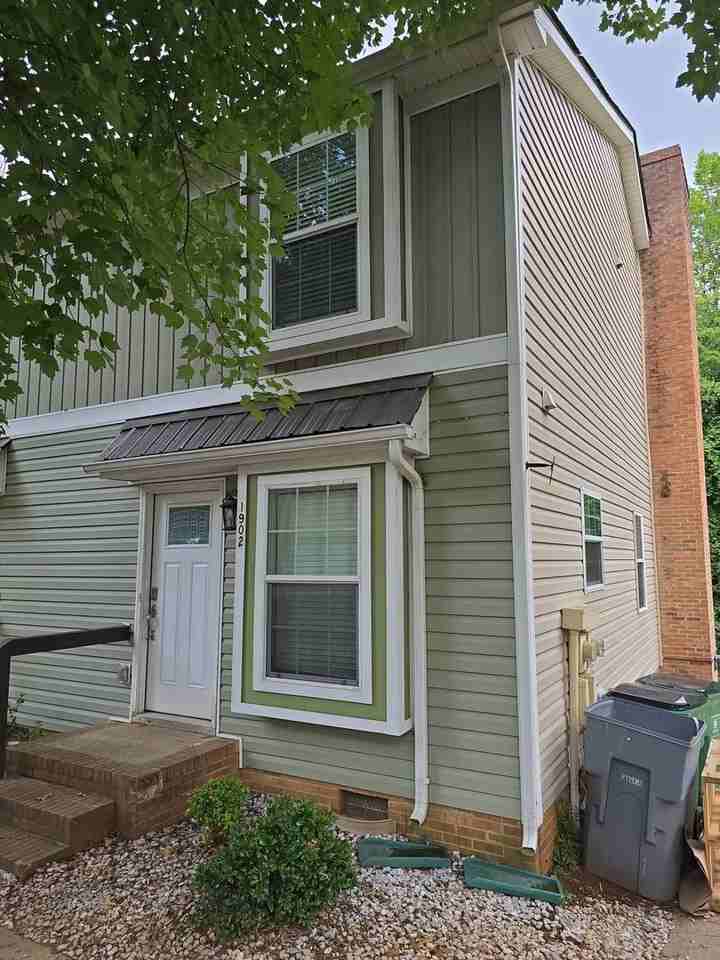 1902 Village Lake Dr - Photo 2 of 16