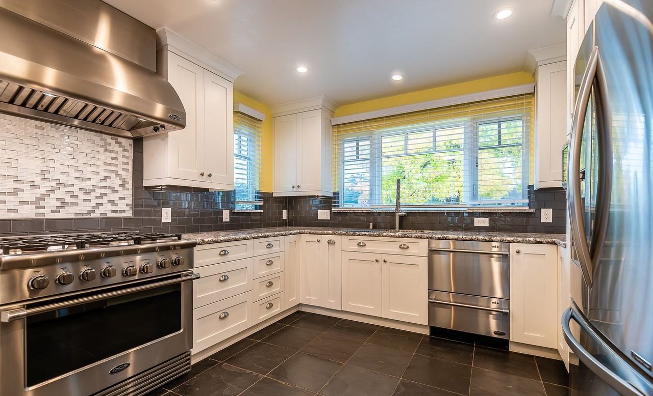 15870 Orange Blossom Ln - Photo 5 of 21