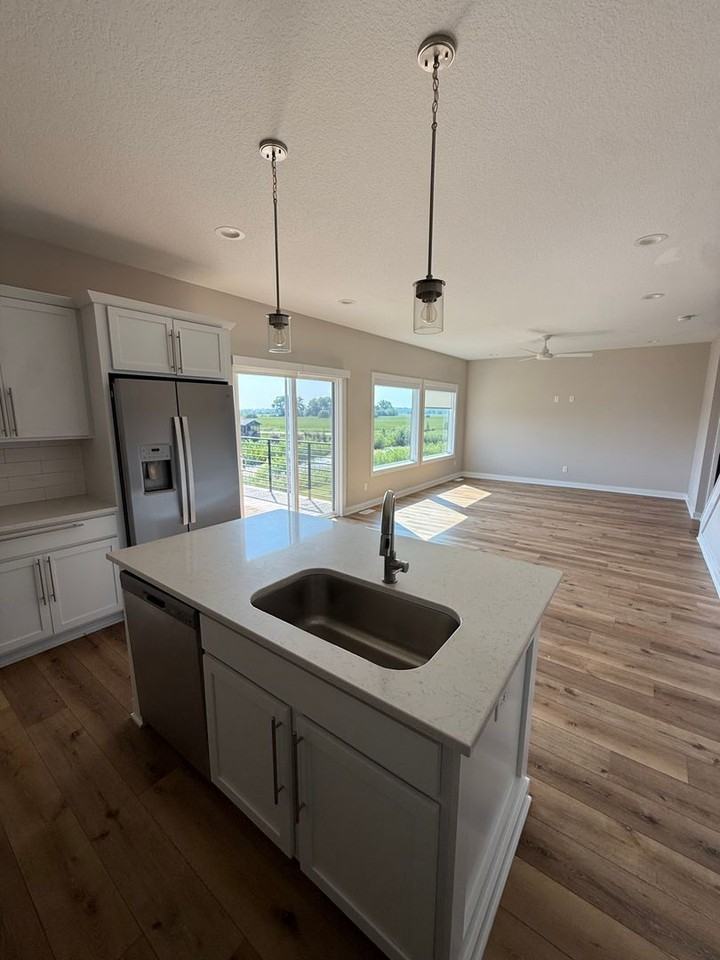 1550 S Kings Grove Ave - Photo 4 of 16