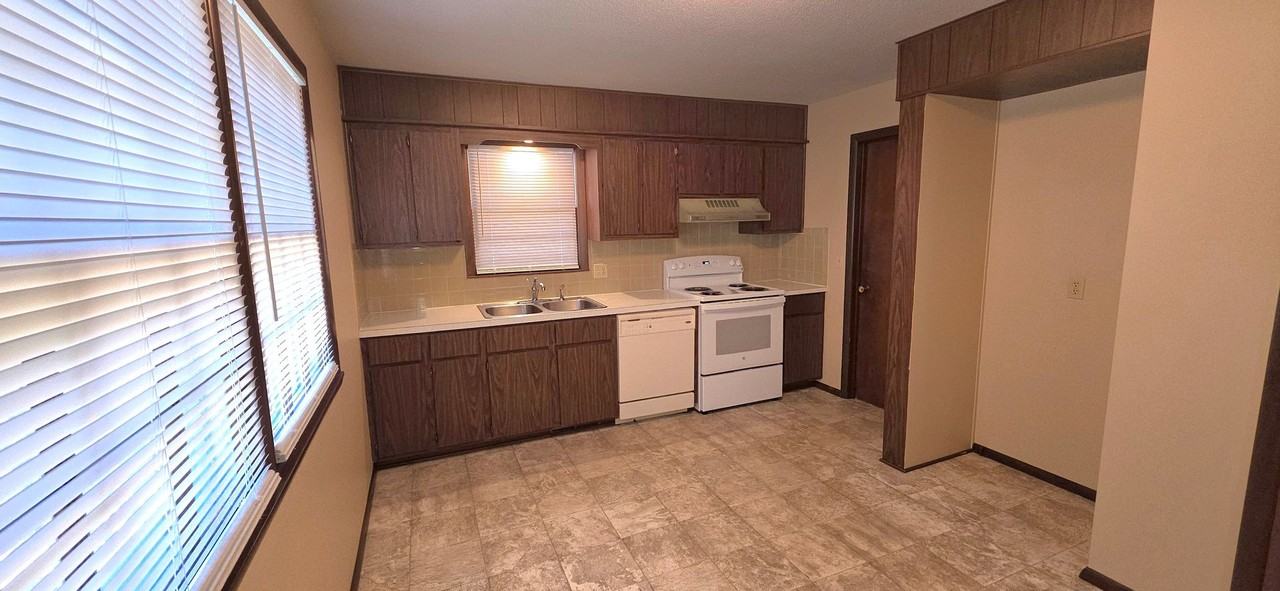 2227 S National Ave - Photo 6 of 10