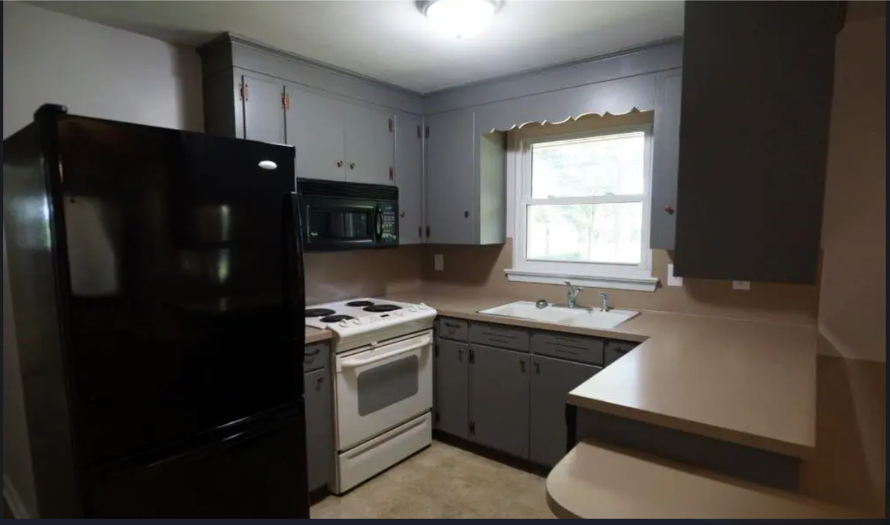 1928 36th Ave Ne - Photo 2 of 3
