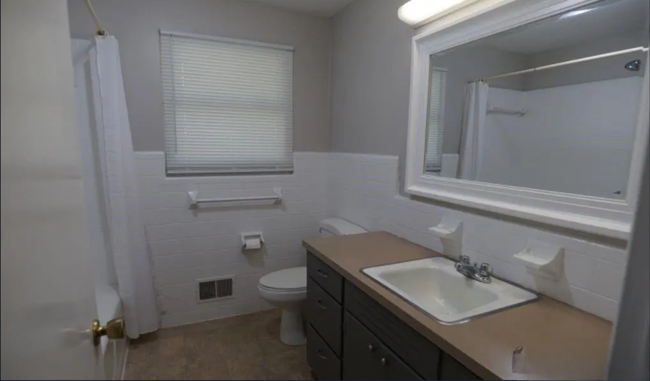 1928 36th Ave Ne - Photo 3 of 3