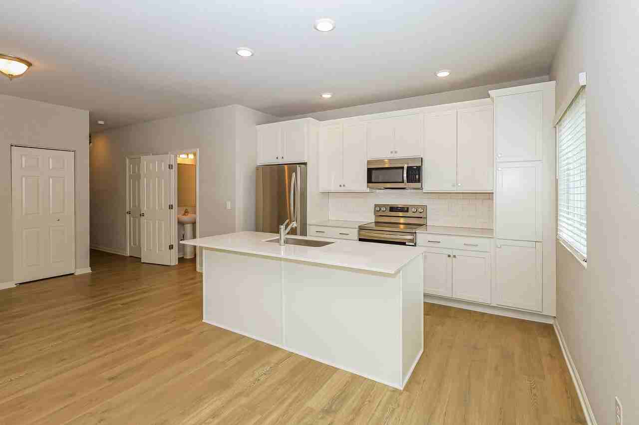 1301 Trailview Ct - Photo 3 of 31