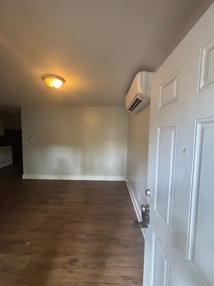 1121 W Elm Arc #A - Photo 2 of 7