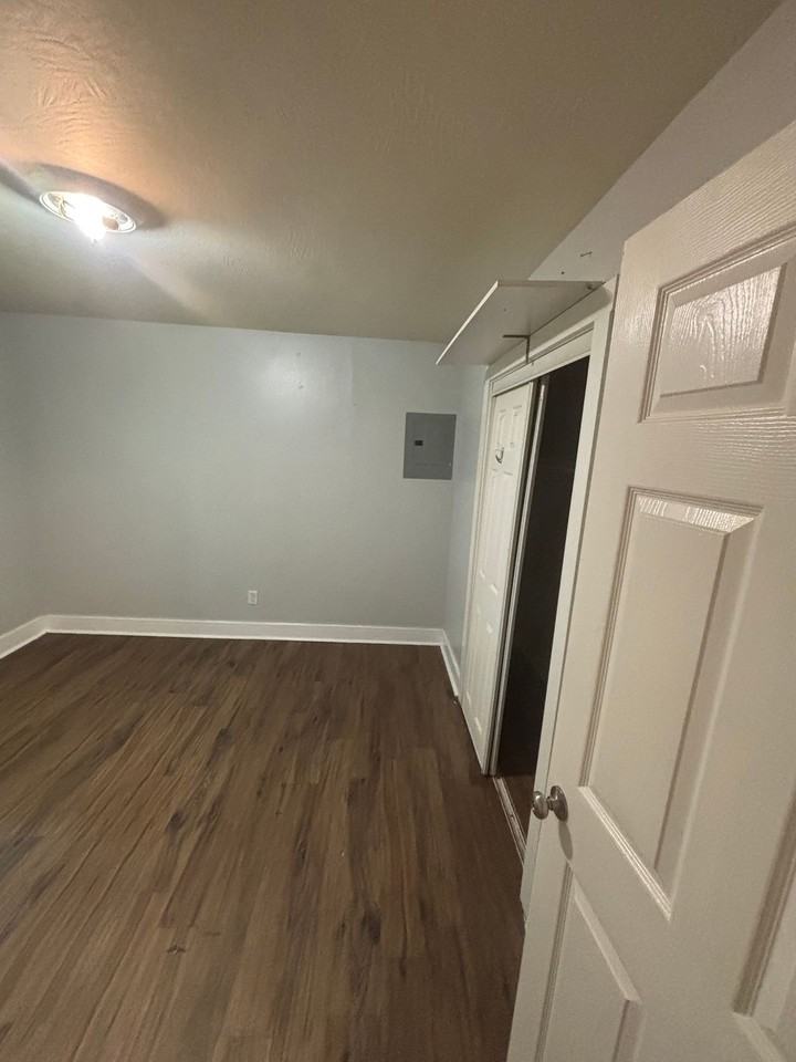 1121 W Elm Arc #A - Photo 5 of 7