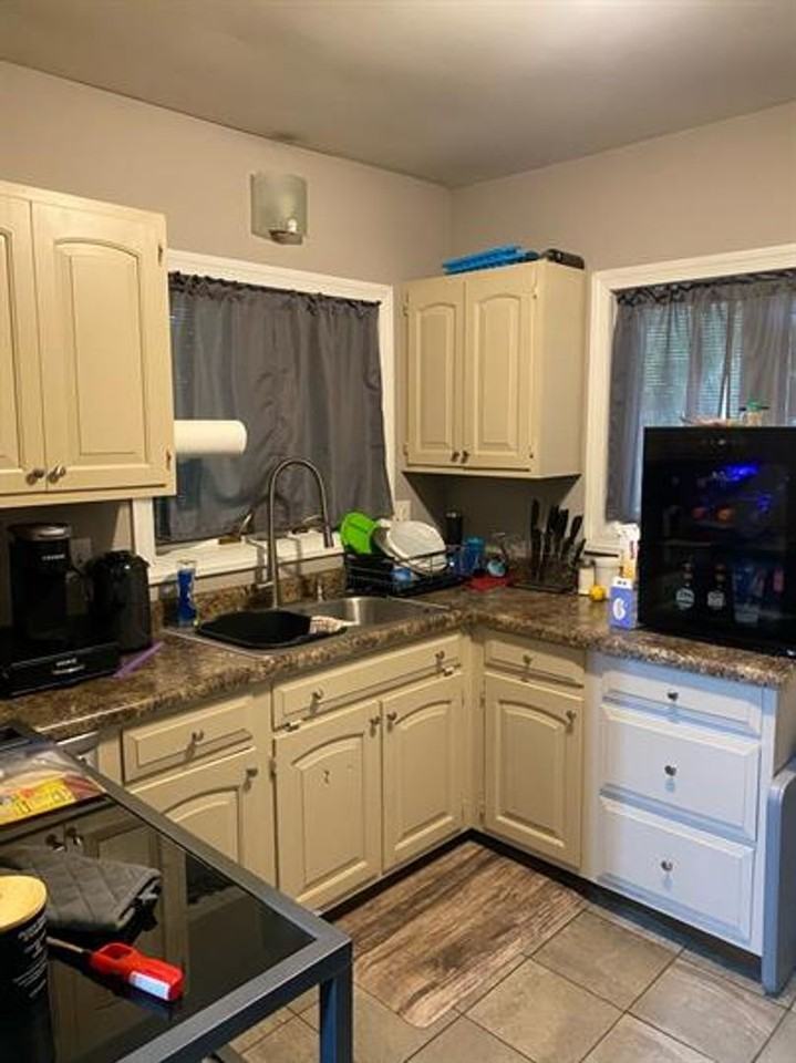 805 N Busey Ave - Photo 5 of 8