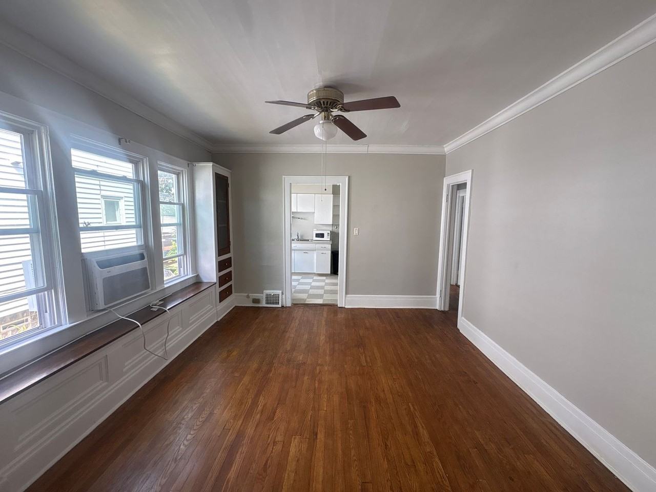 2059 Lewis Dr - Photo 2 of 6