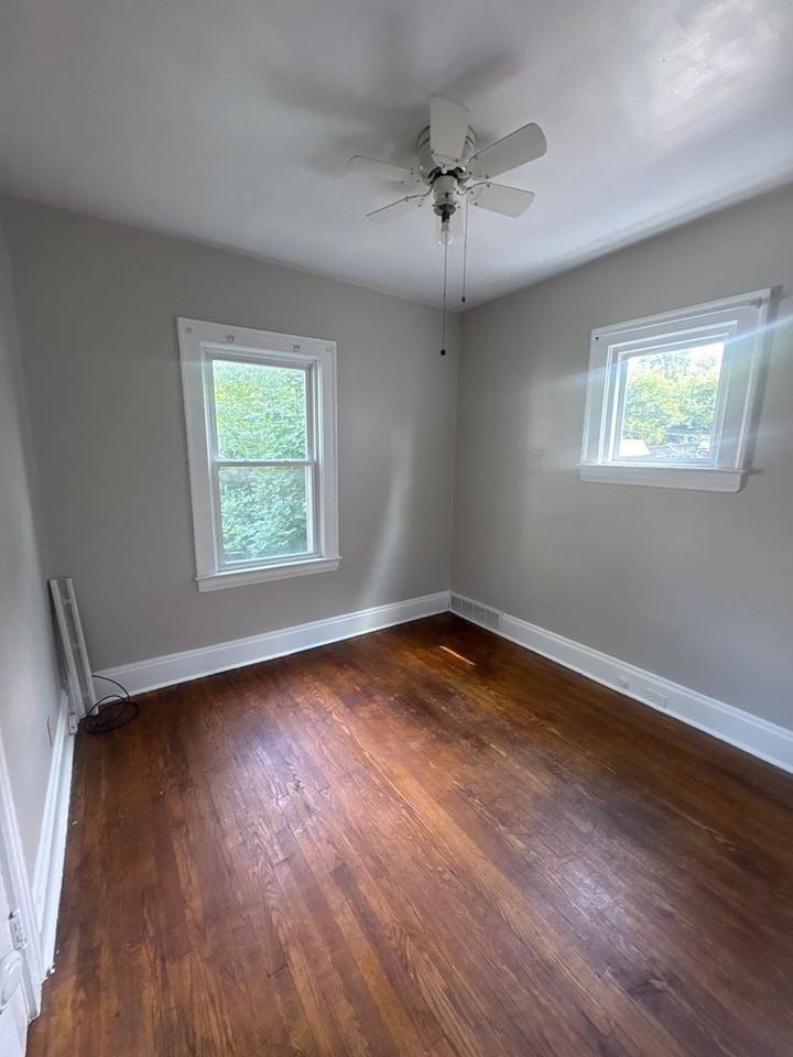 2059 Lewis Dr - Photo 4 of 6