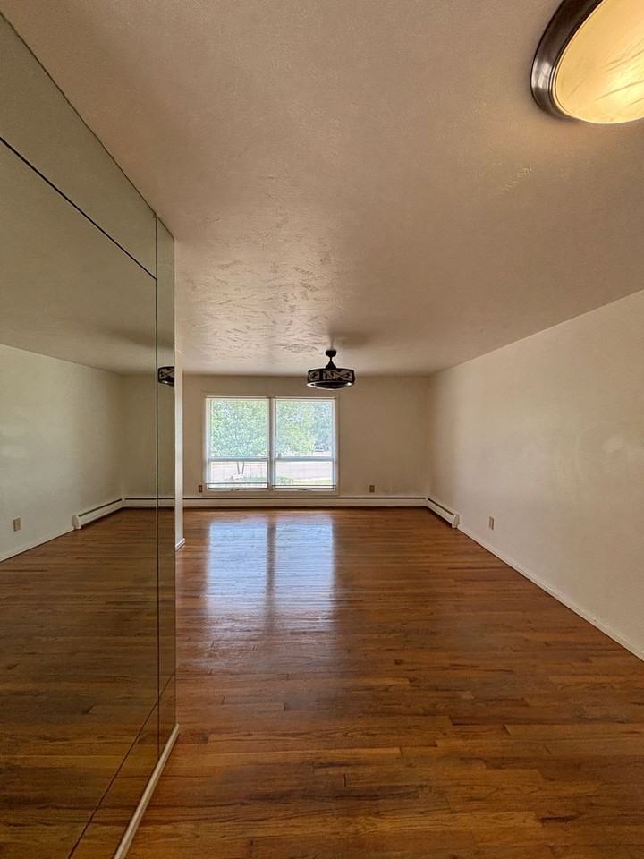 6276 W Monticello Ave - Photo 3 of 22