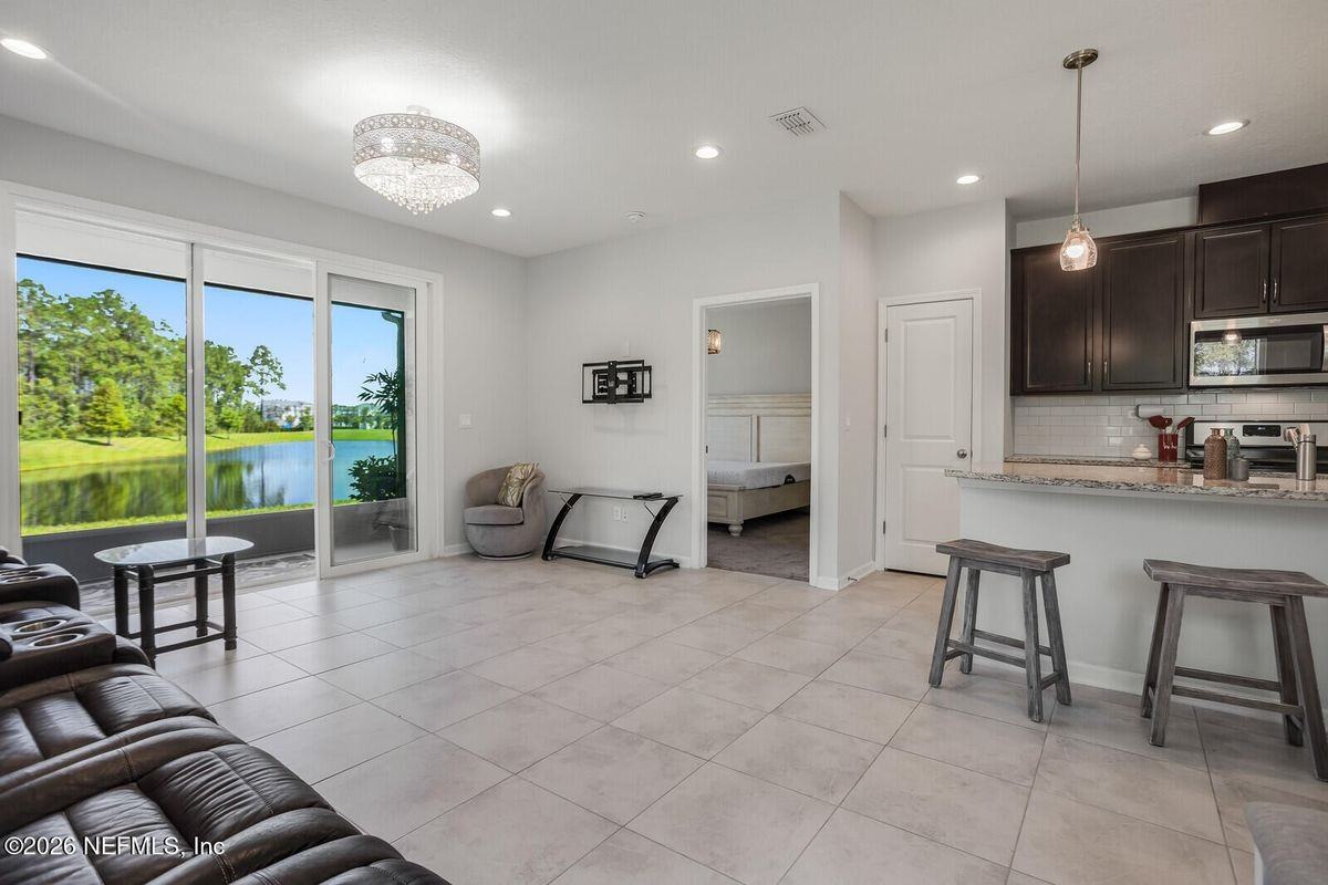 416 Charlie Way - Photo 6 of 37